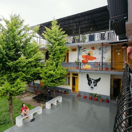The Hosteller Bir エクステリア 写真