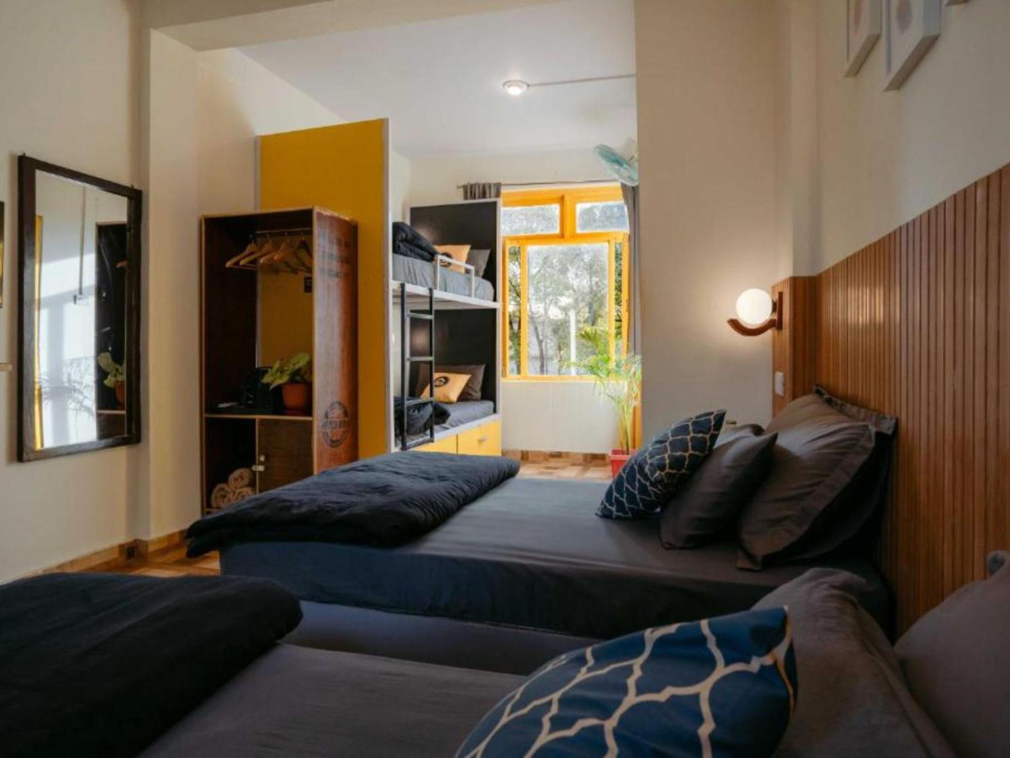 The Hosteller Bir エクステリア 写真