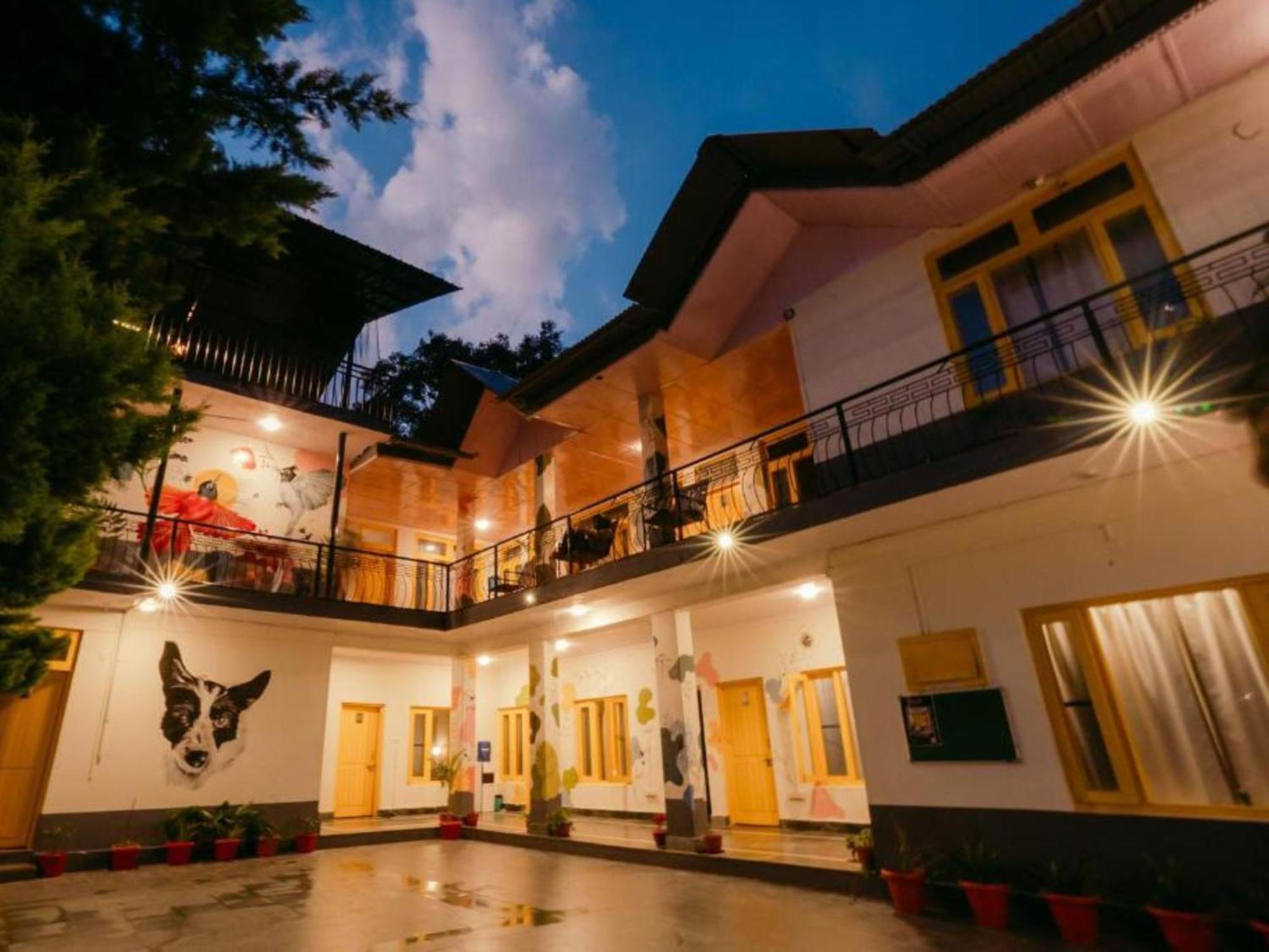 The Hosteller Bir エクステリア 写真