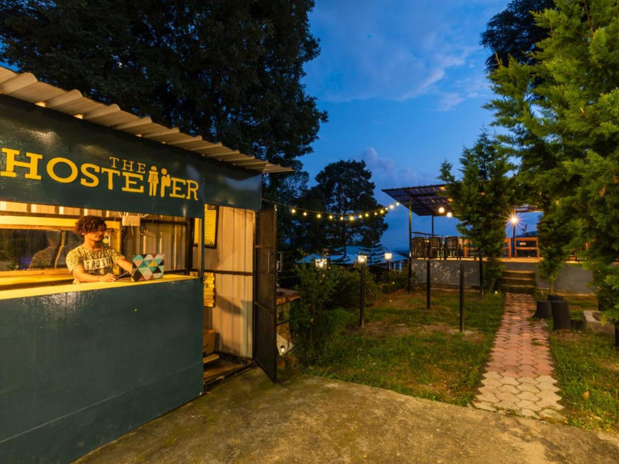 The Hosteller Bir エクステリア 写真